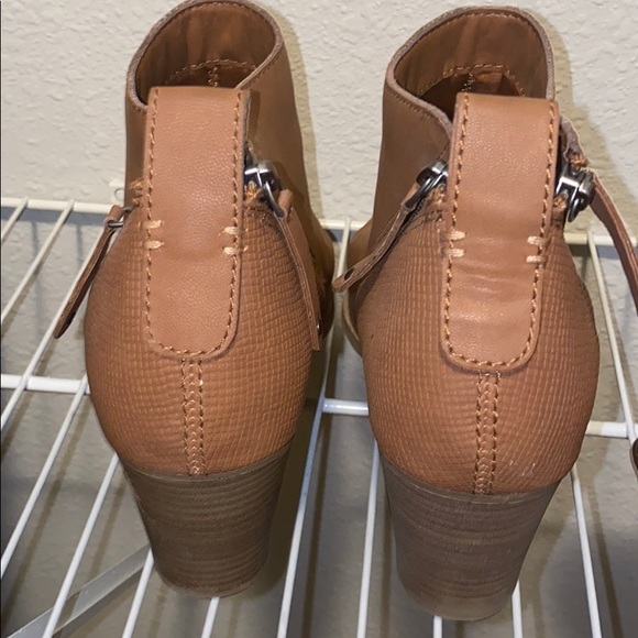 Size 11 Camel booties - Picture 2 of 2